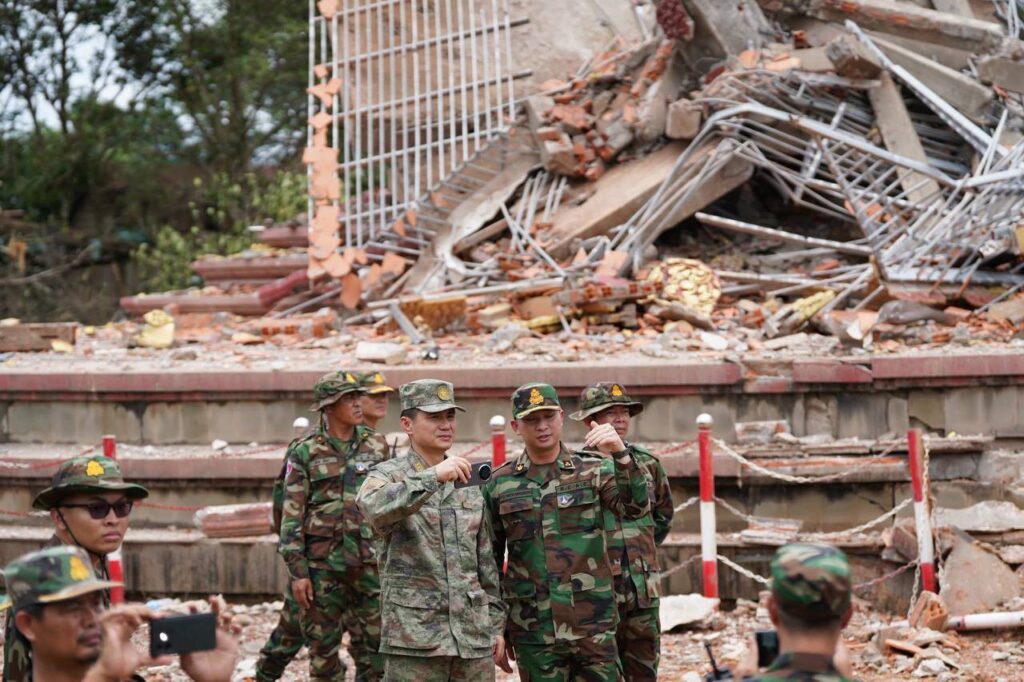The Thai armed forces, accompanied by heavy machinery such as excavators, entered the An Ses area within Cambodian